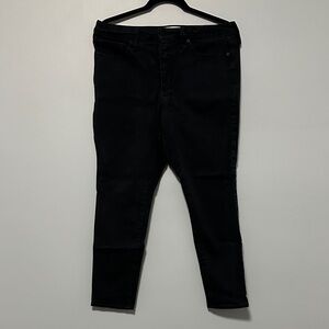 Universal Thread Women's Black Ankle Jeans